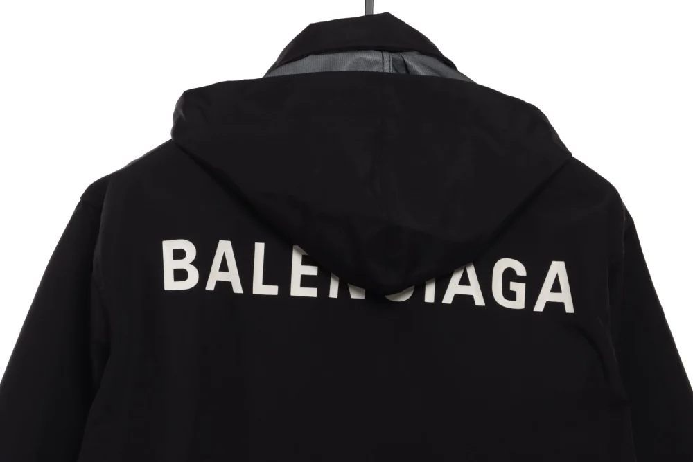 Balenciaga Jacke mit Stehkragen und Buchstabenmuster Reps