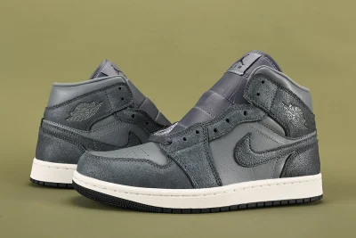 Air Jordan 1 Mid „Distressed Smoke Grey“ Reps