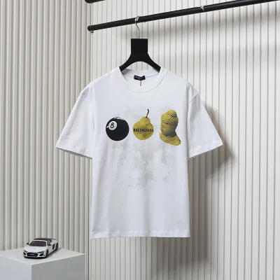 Balenciaga T-Shirt mit Apfel-Früchten-Print