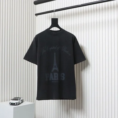 Balenciaga T-Shirt mit Turm-Print in Distressed-Optik