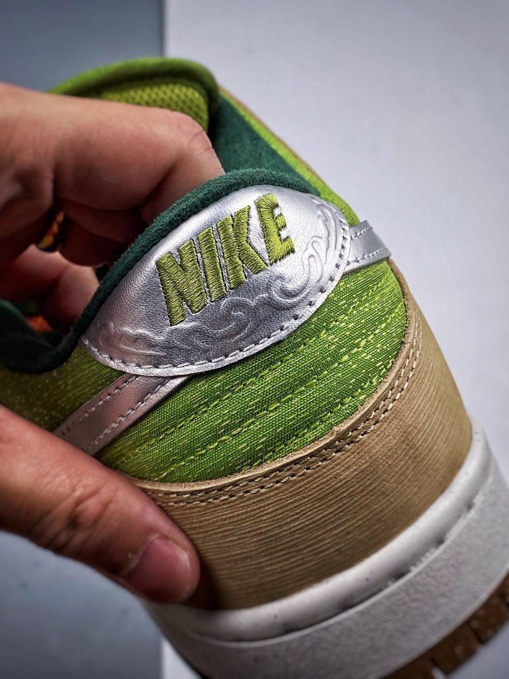 Dunk SB Low „Dinner Plate“ Grün Top-Version Reps