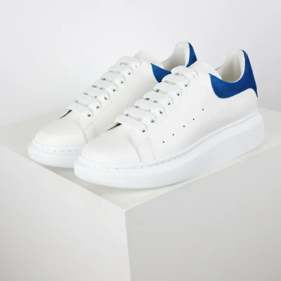 Alexander McQueen Übergroße Ledersneakers Blau und Weiß