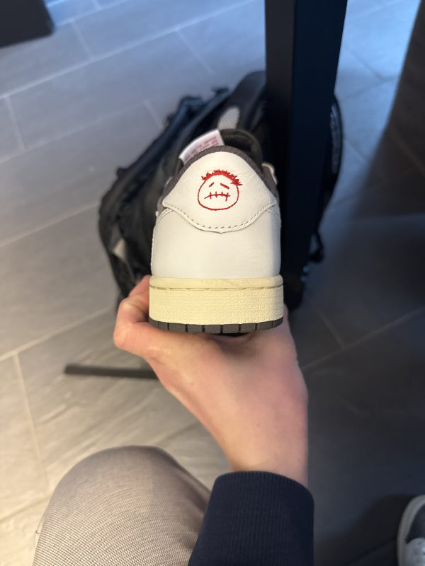 Bild #3 von EPS 77837 Corsin Dion Lüthy