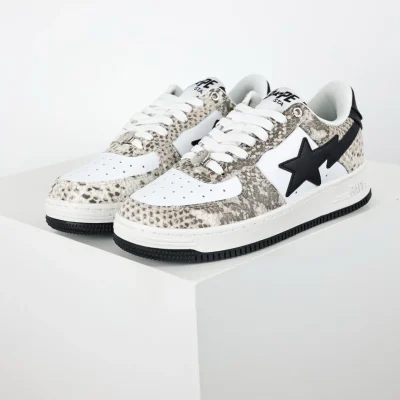 BATHING APE STA modische Sneakers mit weißem Schlangenmuster