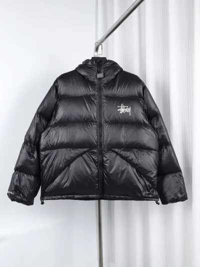 Stussy 22Fw schwarz-rosa Daunenjacke mit Kapuze