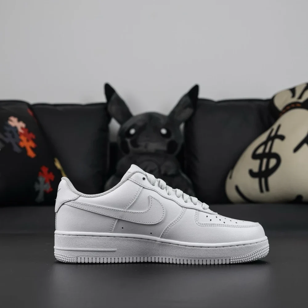 Air Force 1 '07 'Triple White' Reps – Bild 2