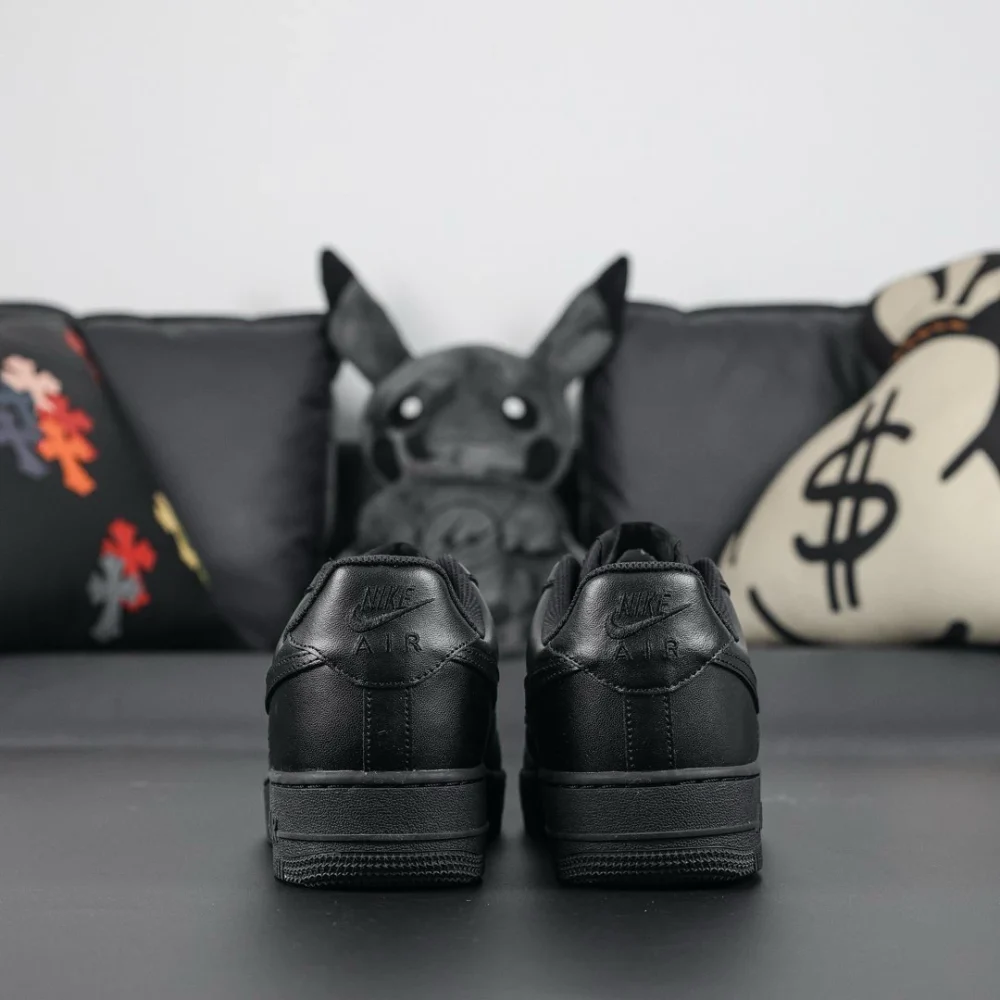 Air Force 1 FlyEase Triple Black Low Top – Bild 6