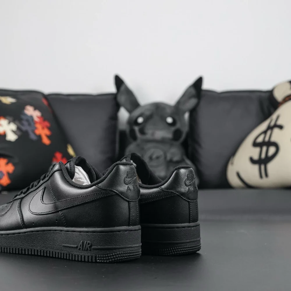 Air Force 1 FlyEase Triple Black Low Top – Bild 9