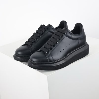 Alexander McQueen weiße Schuhe „Schwarz“