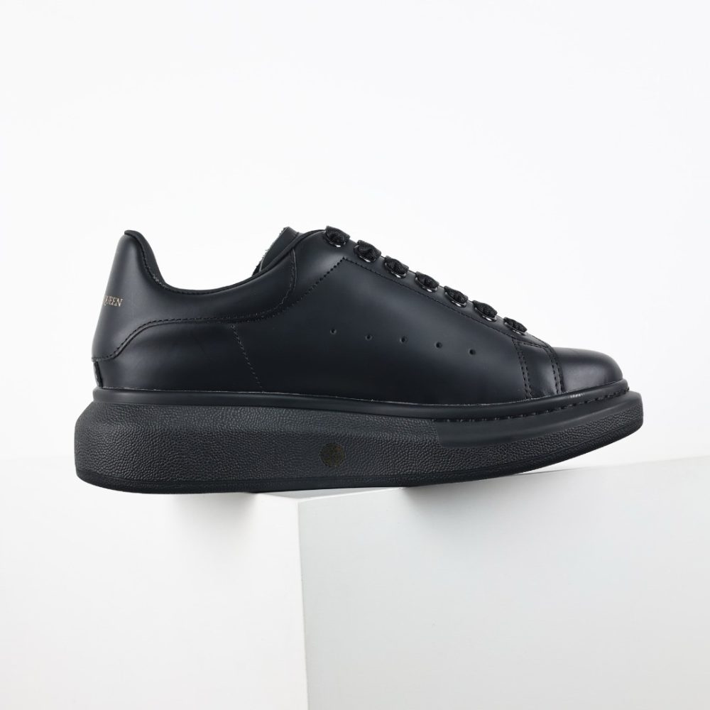 Alexander McQueen weiße Schuhe „Schwarz“ – Bild 5