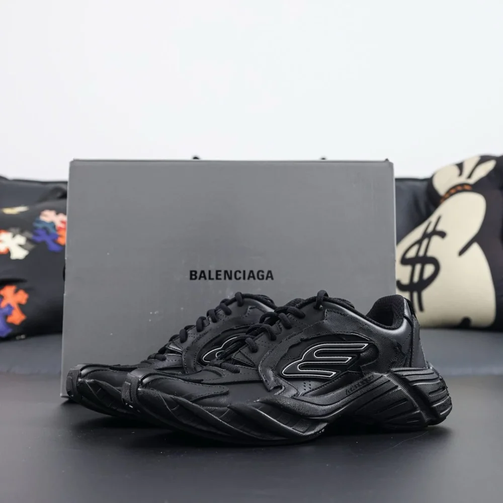 Balenciaga 16. Generation Schwarzer Krieger