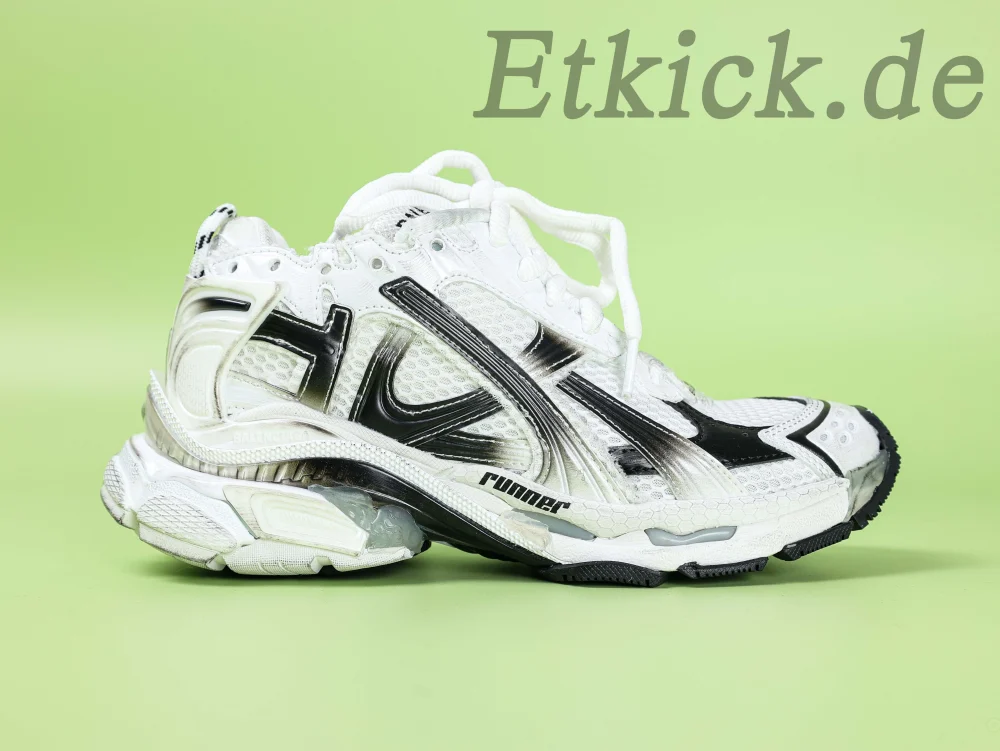 Linke Schuhseite
