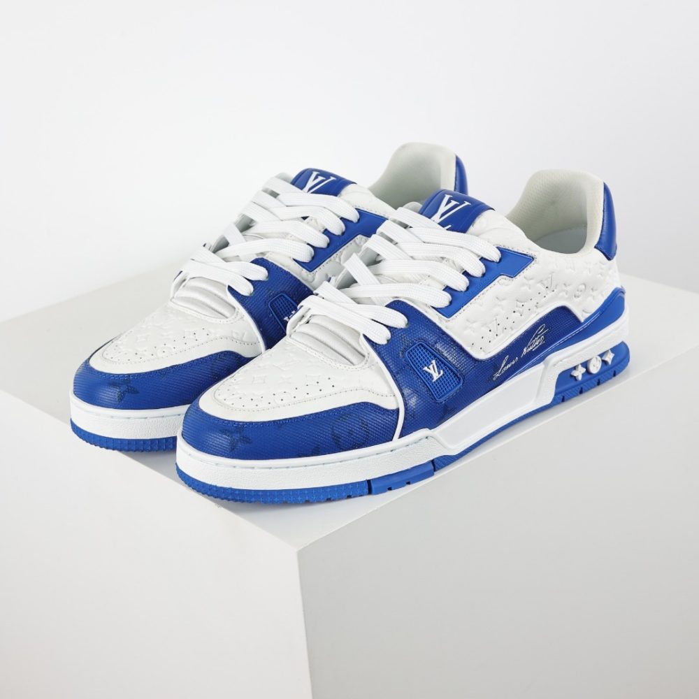 Trainer Low #54 Signature Print Blau