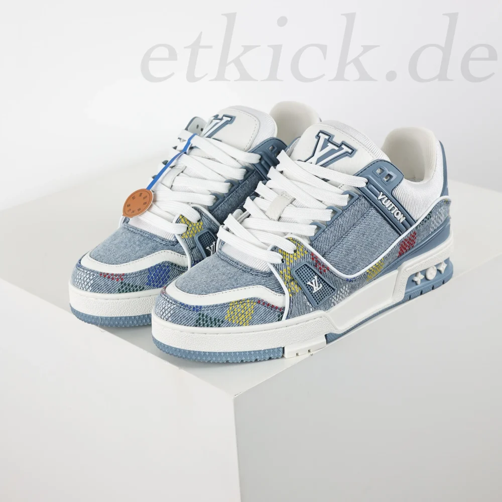 Trainer Blue mit dem Lvers Damier-Muster