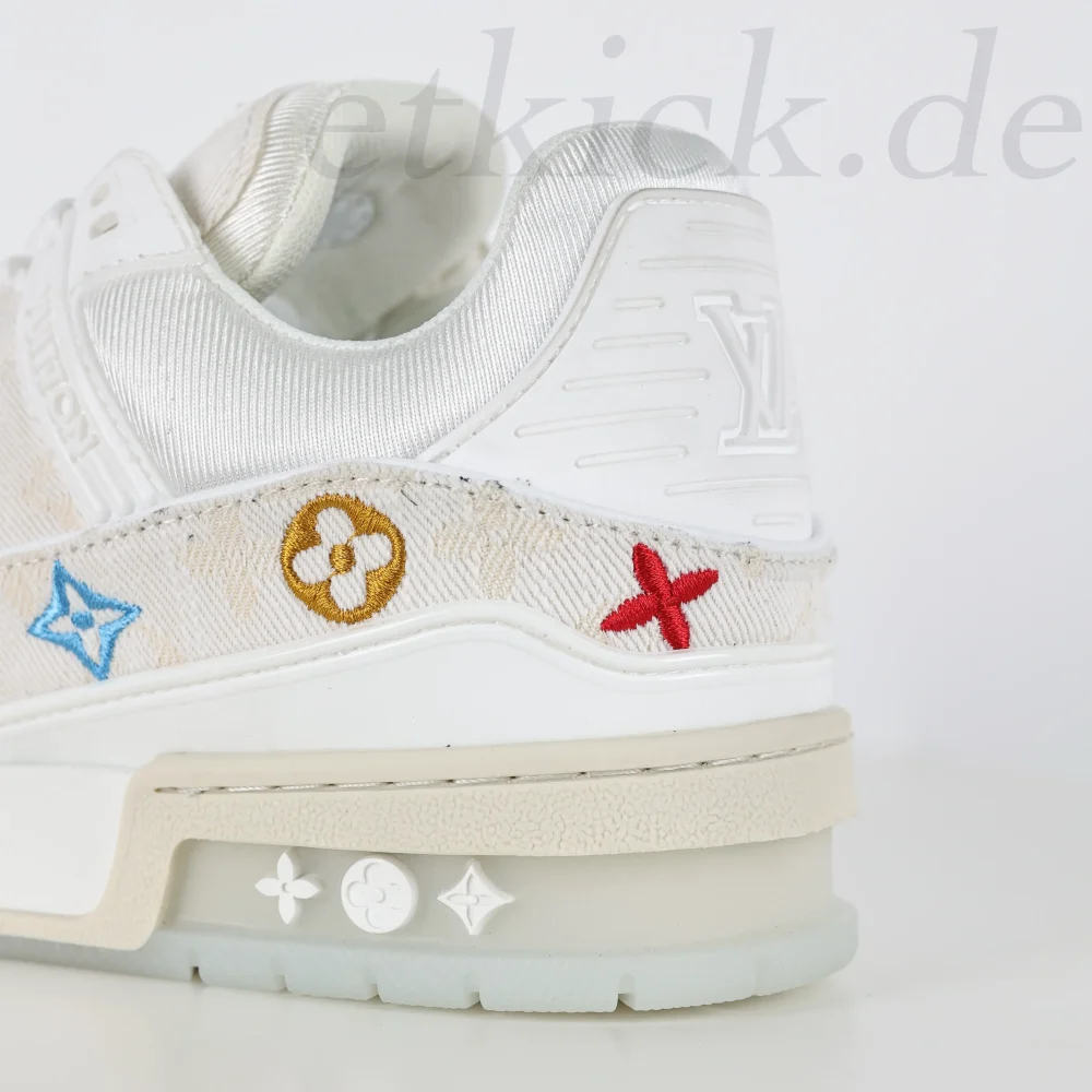 Trainer Sneaker aus weißem Denim mit Blumenmotiv – Bild 9