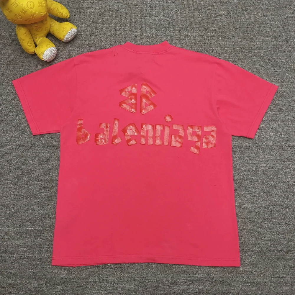 Balenciaga Tape Type T-Shirt mittlerer Schnitt in Himbeere