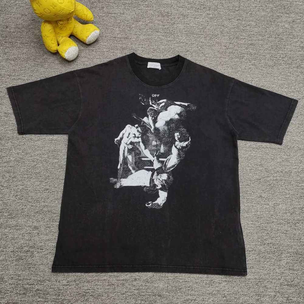 Off-White T-Shirt mit Martyrdom-Print