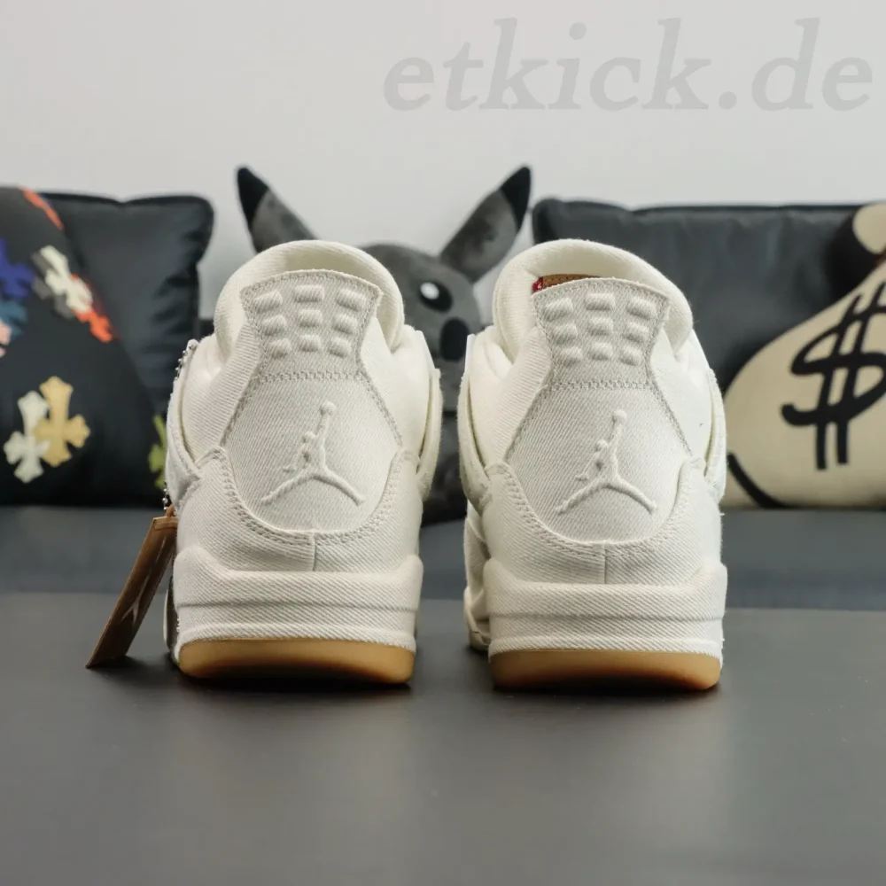 Air Jordan 4 Retro x Levi's 'White Denim' Top-Version – Bild 5