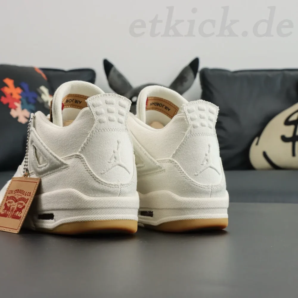 Air Jordan 4 Retro x Levi's 'White Denim' Top-Version – Bild 7
