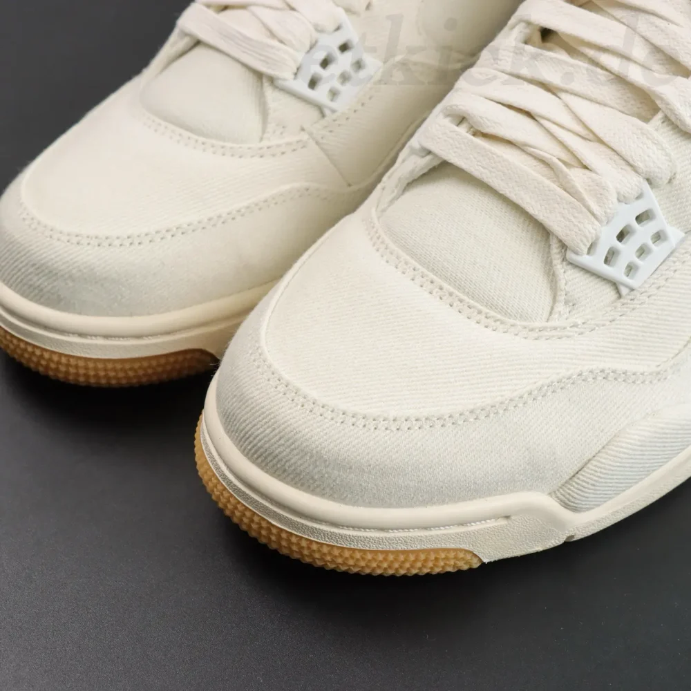 Air Jordan 4 Retro x Levi's 'White Denim' Top-Version – Bild 10