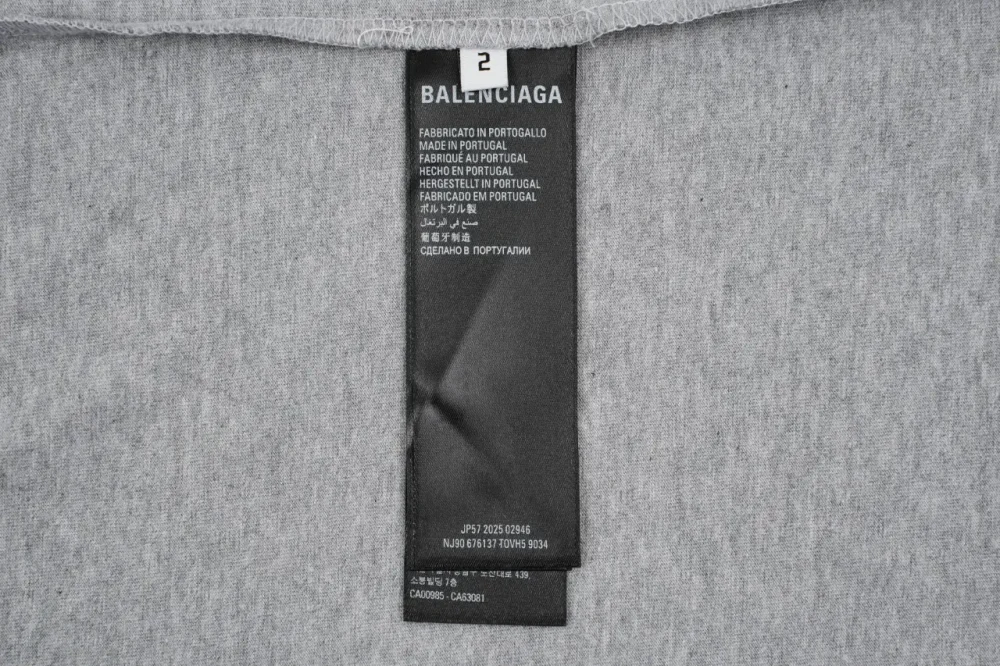 Balenciaga Ärmelloses T-Shirt mit auflösendem Alien-Smiley-Print – Bild 9