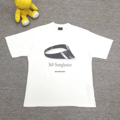 Balenciaga Kurzärmliges T-Shirt mit Sonnenbrillen-Print vorne und hinten