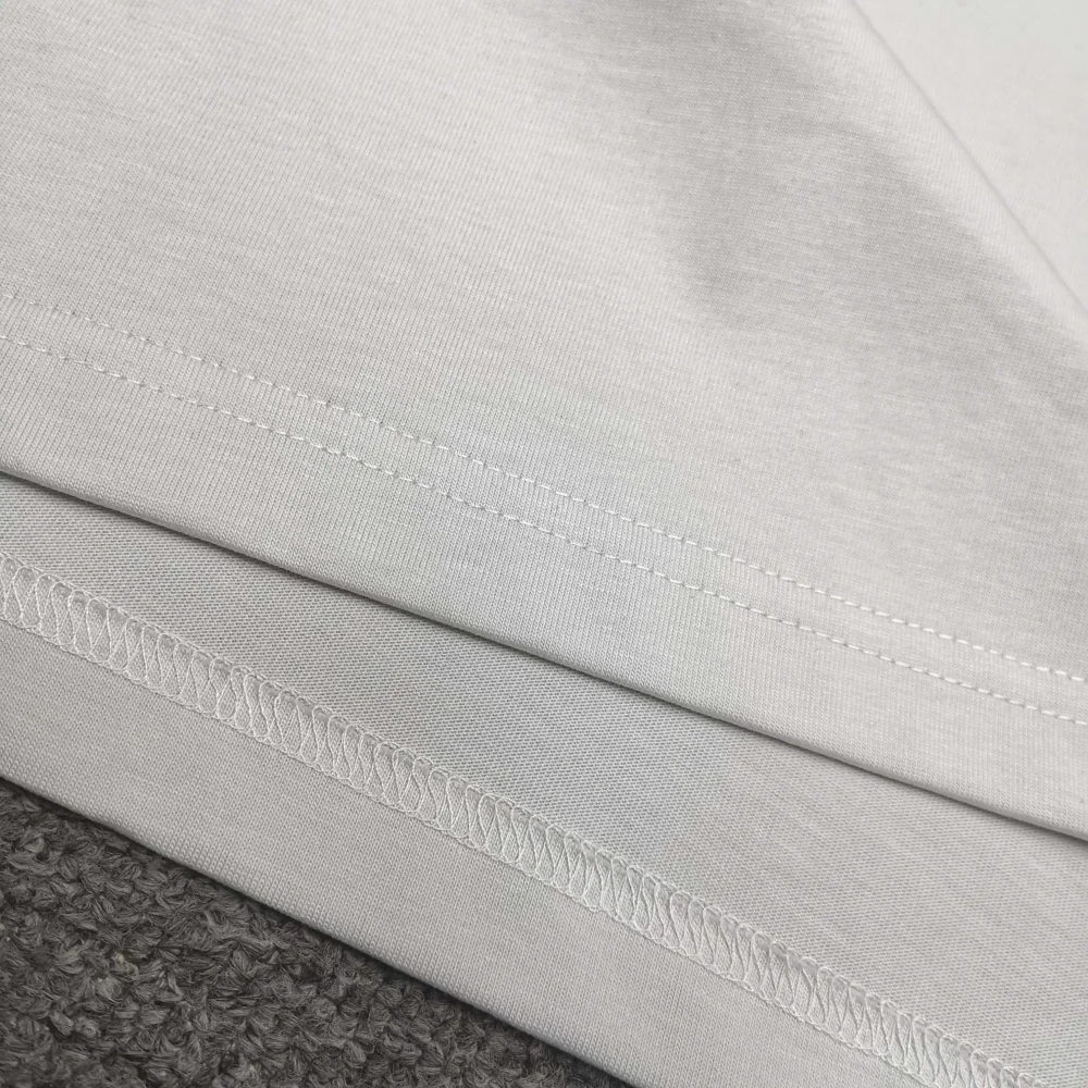 Balenciaga Kurzärmliges T-Shirt mit Sonnenbrillen-Print vorne und hinten – Bild 8