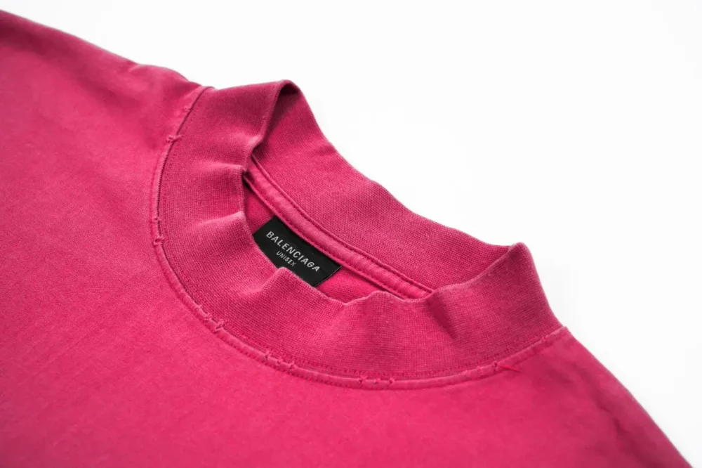 Balenciaga Kurze Ärmel mit rotem Band und Buchstabendruck himbeerrot – Bild 4