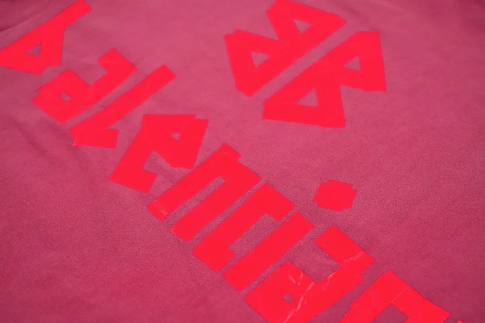 Balenciaga Kurze Ärmel mit rotem Band und Buchstabendruck himbeerrot – Bild 8
