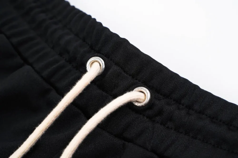 Celine Shorts mit seitlichem Band Schwarz – Bild 7