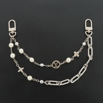 Gürtelkette mit doppelter Kette und Blumenperlen