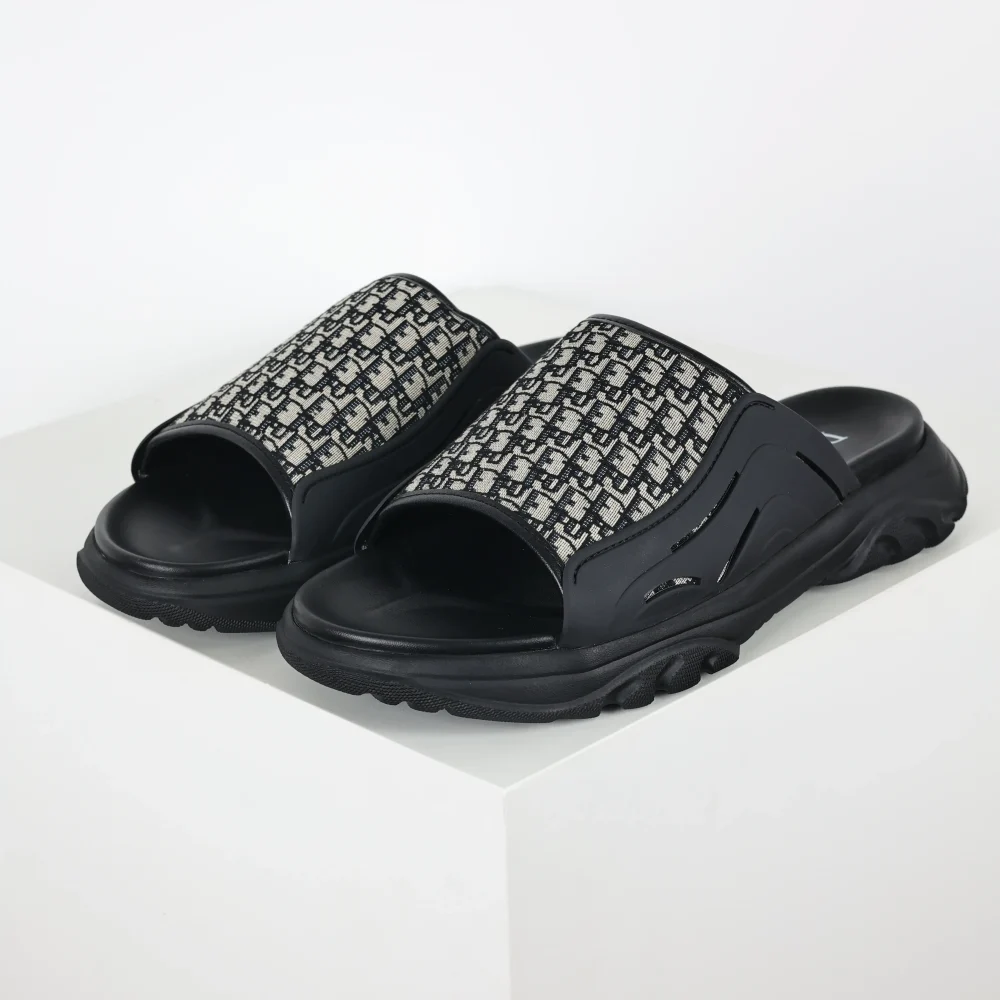 H-Town Slider-Sandalen mit schräger Plattform in Schwarz