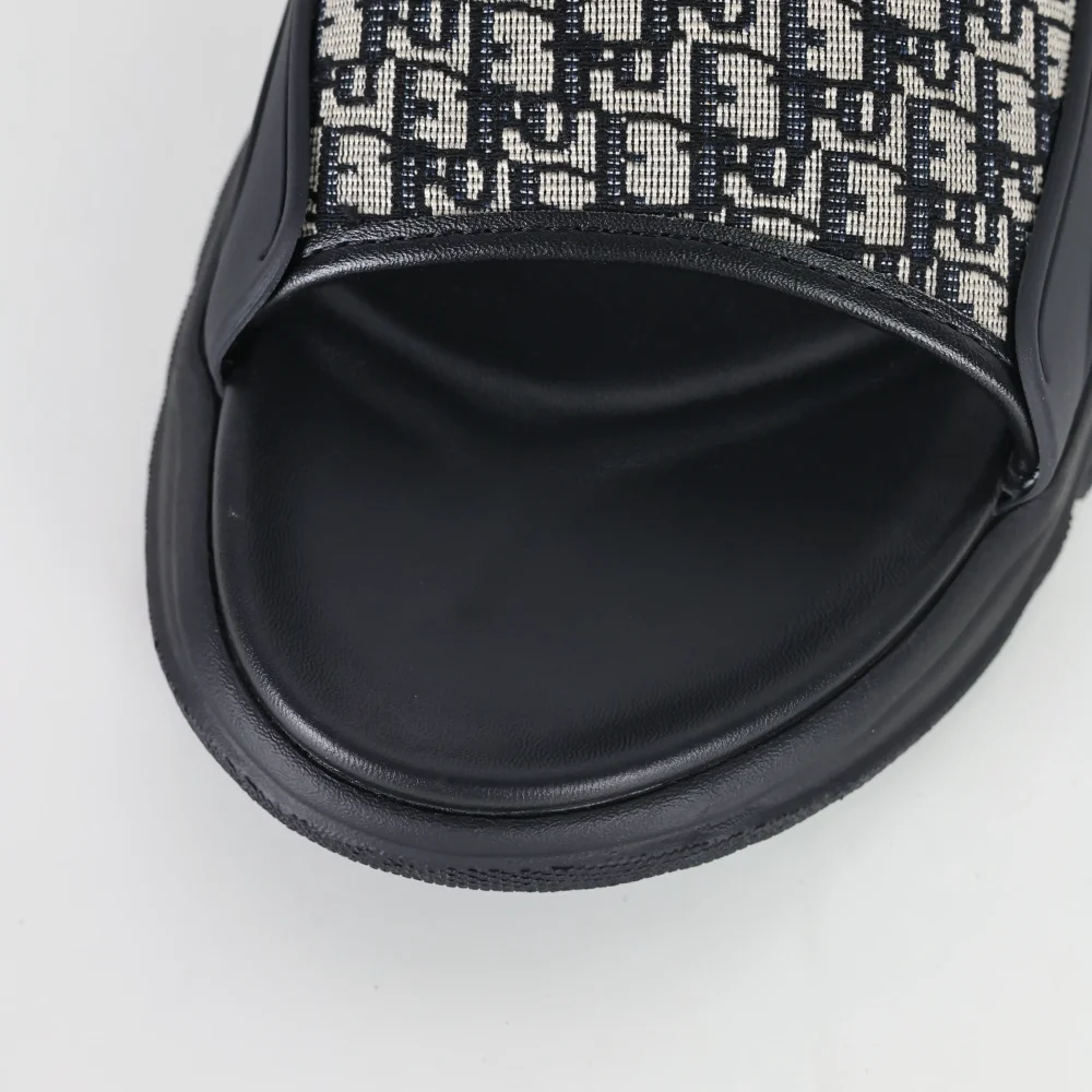 H-Town Slider-Sandalen mit schräger Plattform in Schwarz – Bild 9