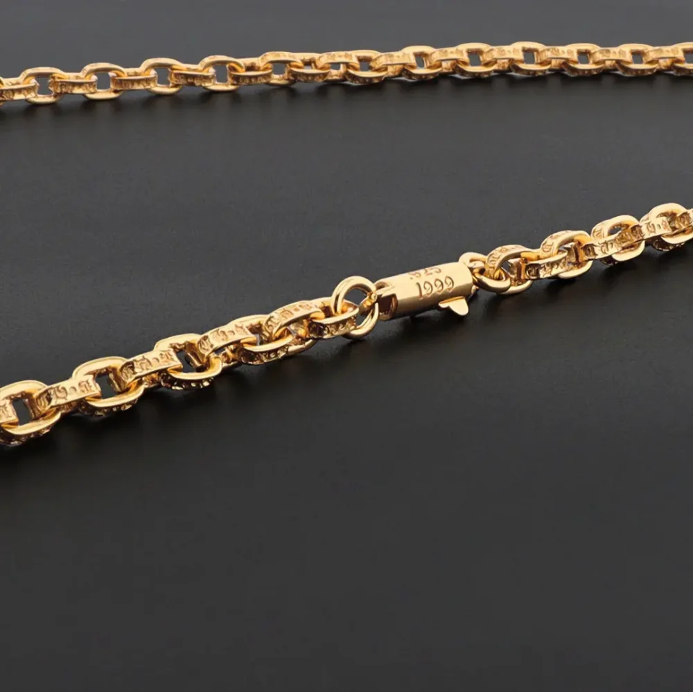 Halskette mit Kreuzanhänger in Gold – Bild 3