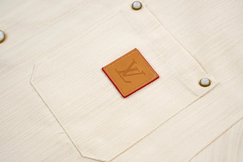 Jeanshemd aus Leder mit Logo von Earth – Bild 6