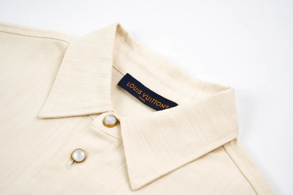 Jeanshemd aus Leder mit Logo von Earth – Bild 4