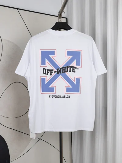 OFF-WHITE T-Shirt mit auffälligem blauen Buchstaben-Print