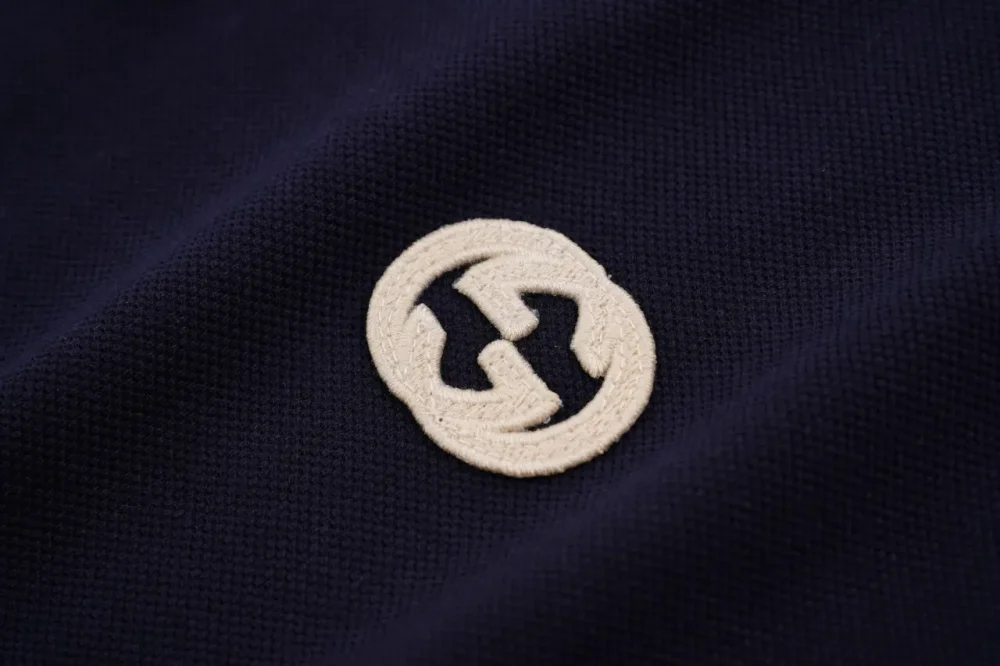 Poloshirt mit Doppel-G-Stickerei in Marineblau – Bild 5