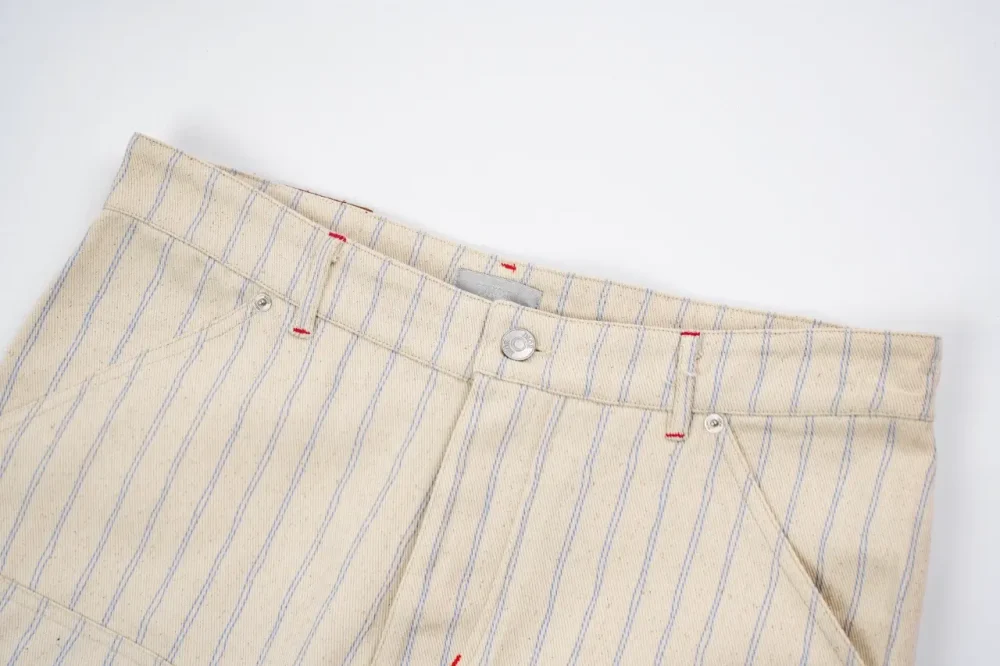 Shorts mit Taschenstreifen und Buchstaben D, Red Line – Bild 14