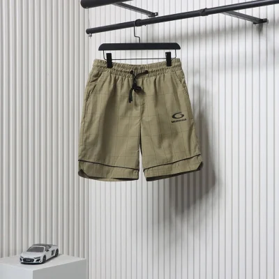 Shorts mit kariertem Schriftzug und Stickerei