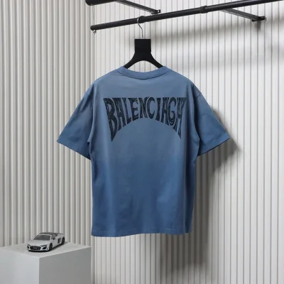 T-Shirt mit Batik-Logo-Print auf der Rückseite