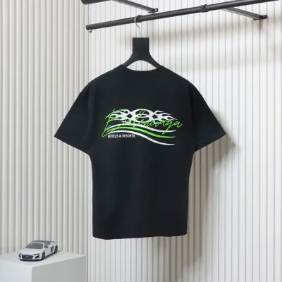 T-Shirt mit Doppel-B-Logo und mehreren Logos