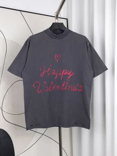 T-Shirt mit Graffiti-Logo zum Valentinstag