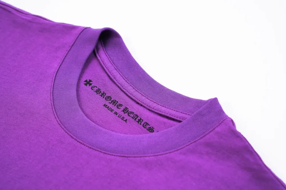 T-Shirt mit Stickerei-Print in Lila – Bild 4