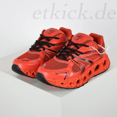 B35 x Kaws NXXT Athletic Sneakers Rot