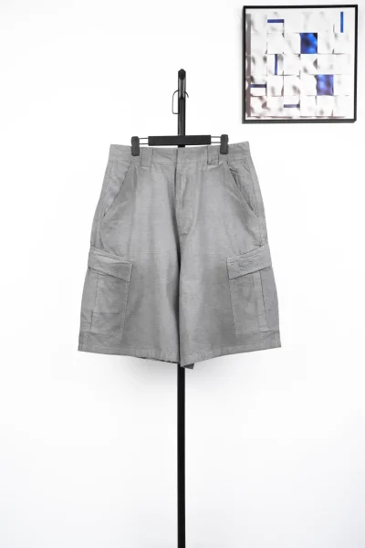Balenciaga Loop Distressed Cargo Shorts Grau