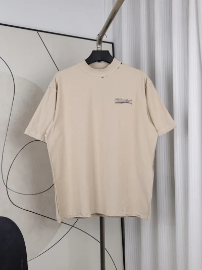 Balenciaga T-Shirt mit doppelseitigem Destruction-Logo