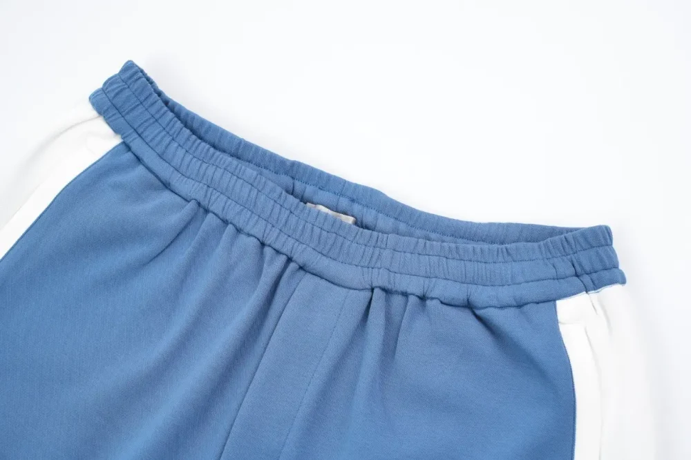Blau-weiße Nähte Shorts Diese klassische Sportshorts blau – Bild 4