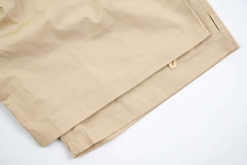 Cordshorts mit Signaturbuchstaben in Khaki – Bild 8
