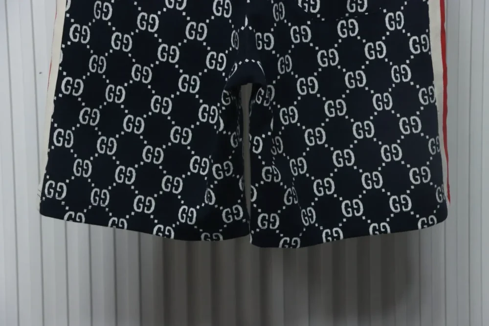 Klassische Jacquard-Shorts mit Allover-Print – Bild 11